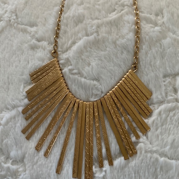 No brand Jewelry - Gold Fringe Statement Necklace .Chain 17 inches